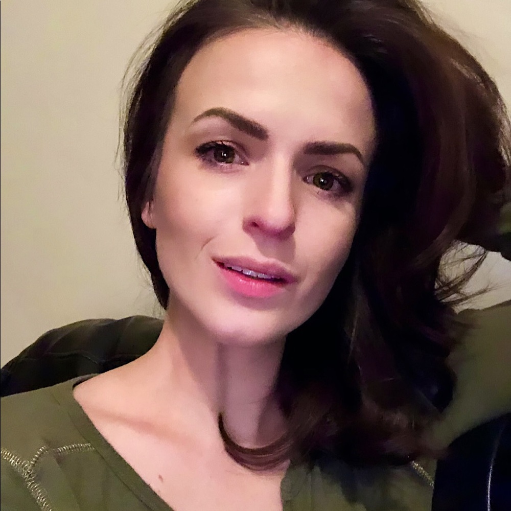 Meet your Posher, Becca